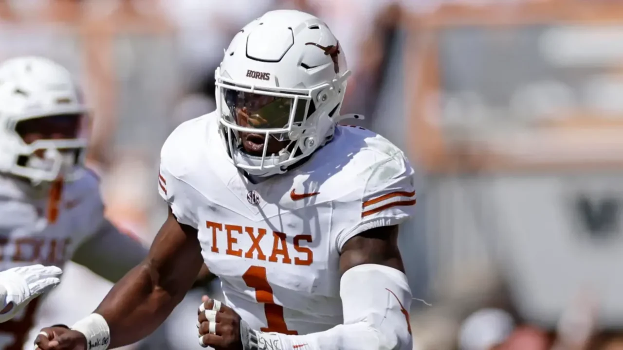 Colin Simmons Player of the Week Honors After Tennessee Win